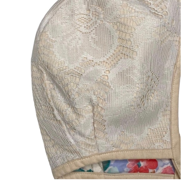 Made In May Handmade Reversible Bonnet - Picture 2 of 4